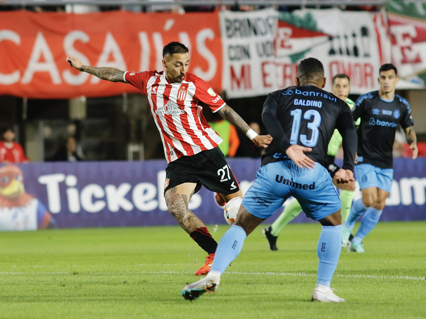 Estudiantes perdió ante Gremio y puede quedar relegado en la tabla