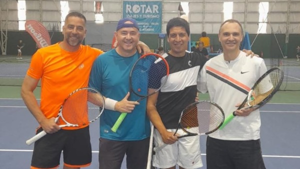 Los finalistas de 3ra Varones Dobles Esteban Montivero/Marcelo Eckhardt y Gustavo Amancio/Juan Fernández.