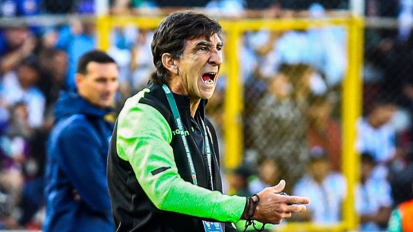 El próximo entrenador de Racing será Gustavo Costas o Gustavo Quinteros, y la decisión será anunciada esta semana.