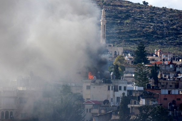 Nuevos bombardeos israelíes mataron a unos 50 palestinos en la noche en las principales ciudades de Gaza.