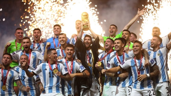Argentina se coronó campeón del mundo después de 36 años al derrotar a Francia por 4 a 2, en la final de Qatar.