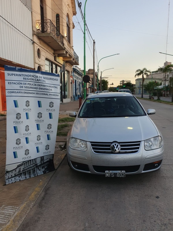 Volkswagen Bora, móvil con el que se cometió el delito.
