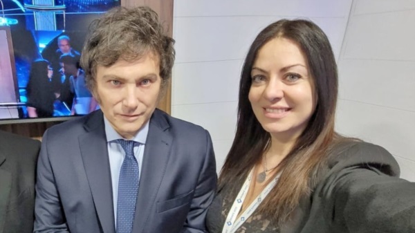 La ministra de Capital Humano, Sandra Pettovello, junto a Javier Milei..