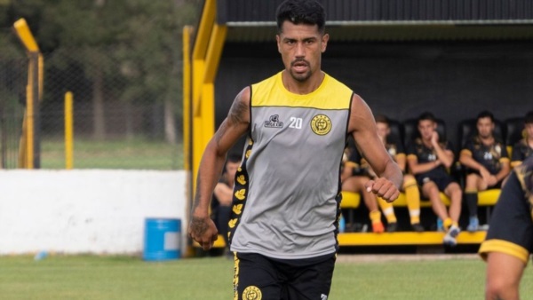 Marcos Rivadero, exBrown, llega de último paso en Flandria.