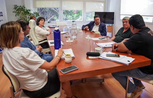 Encuentro. El municipio y la Cooperativa coordinan la ejecución de infraestructura vital para los servicios.