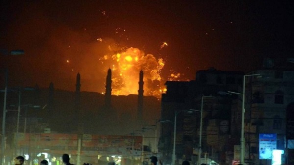 Con el fin de desbloquear las rutas marítimas en el Mar Rojo a manos del grupo "Huties", los ejércitos de Estados Unidos y Gran Bretaña lanzaron múltiples bombardeos sobre la ciudad de Sanaá, capital