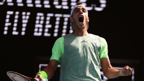 ¡A paso firme! Fran Cerúndolo accedió a la segunda ronda del Australian Open y, además, cosechó su primer éxito de la temporada.