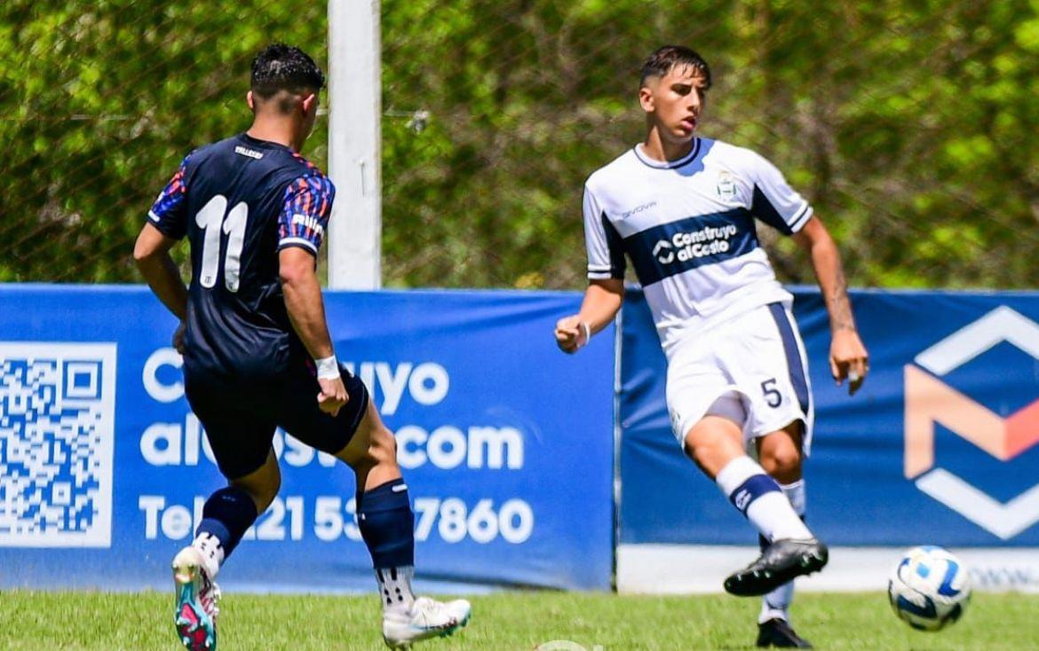 Juan Cruz Martínez empieza su primera temporada en Reserva