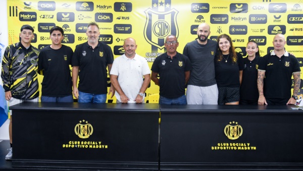 Madryn presentó a sus entrenadores de básquet para este 2024. (Foto: Mariano Di Giusto/Jornada).