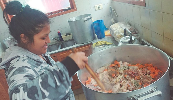 Los vecinalistas piden la reapertura de los comedores barriales.
