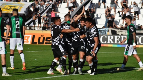 Gimnasia de Mendoza logró un triunfo clave ante Nueva Chicago y se ilusiona con el ascenso.