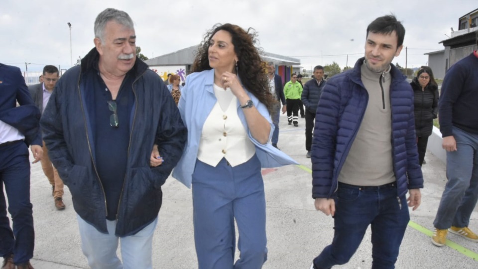 Héctor González, Claudia Loyola e Ignacio Torres en el acto.