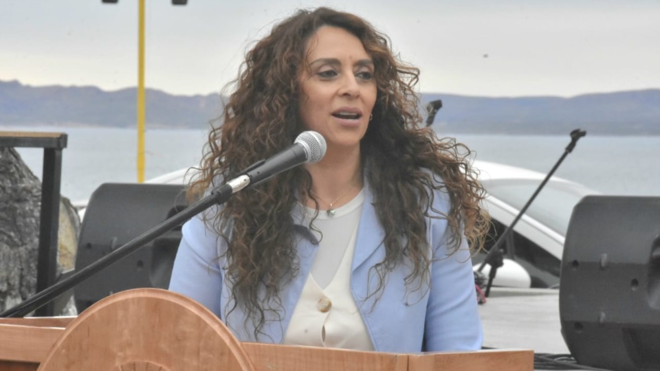 La intendente Claudia Loyola habló sobre el crecimiento de Camarones.
