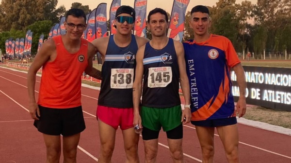 Christian Casanova, Alan Colazo, Gabriel Lloyd y Carlos Matiello, madrynenses y trelewenses que participaron del Nacional Master de Atletismo.
