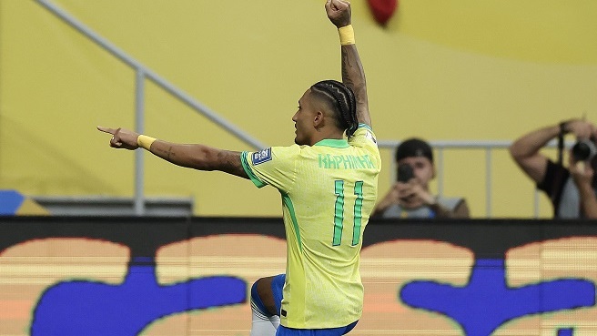 Raphina marcó dos goles, ambos de penal.