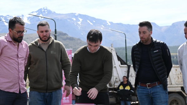 Torres sostuvo que “se trata de devolverle a la Comarca lo que durante muchísimos años le quitaron”.