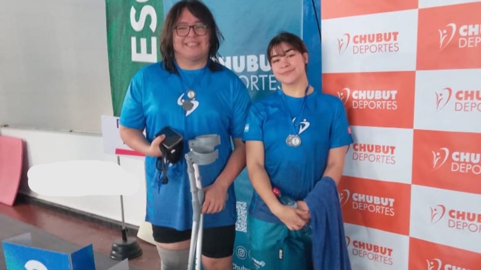 Tobías Toro y Melisa Gutiérrez, se destacan en natación. 
