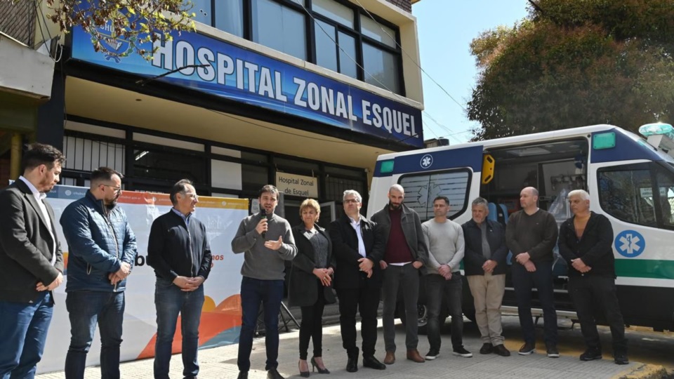 La entrega de las ambulancias 0 Km. se desarrolló en el Hospital de Esquel.