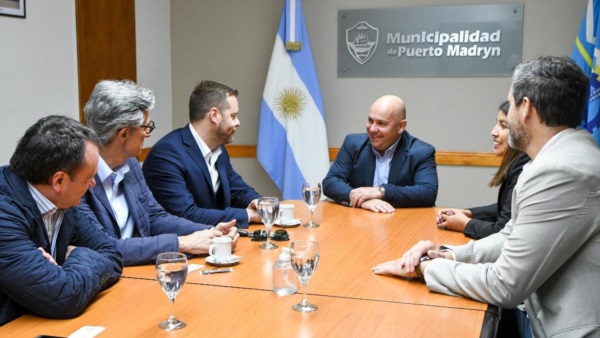 Gustavo Sastre con representantes de CLIA. 
