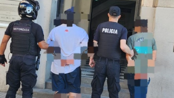 Interna de la Barra de Unión: balearon la sede, hay 4 detenidos y un prófugo.