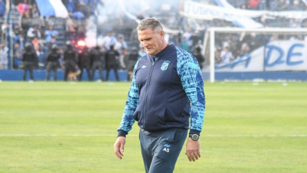 Cacho Sialle en su paso por Brown. Foto: Daniel Feldman/Jornada.