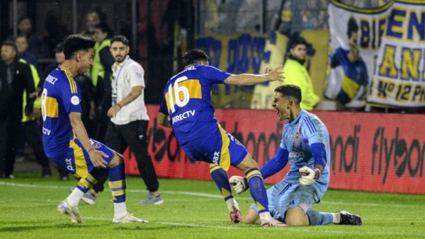 Brey cometió un error y facilitó el empate de Gimnasia. Asumió la responsabilidad y, en la tanda, atajó 4 de 5 penales.