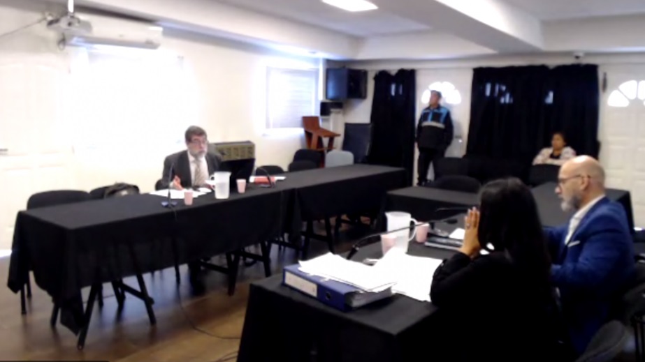 El fiscal general Omar Rodríguez y el defensor Javier Romero en el debate. 