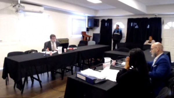 El fiscal general Omar Rodríguez y el defensor Javier Romero en el debate. 