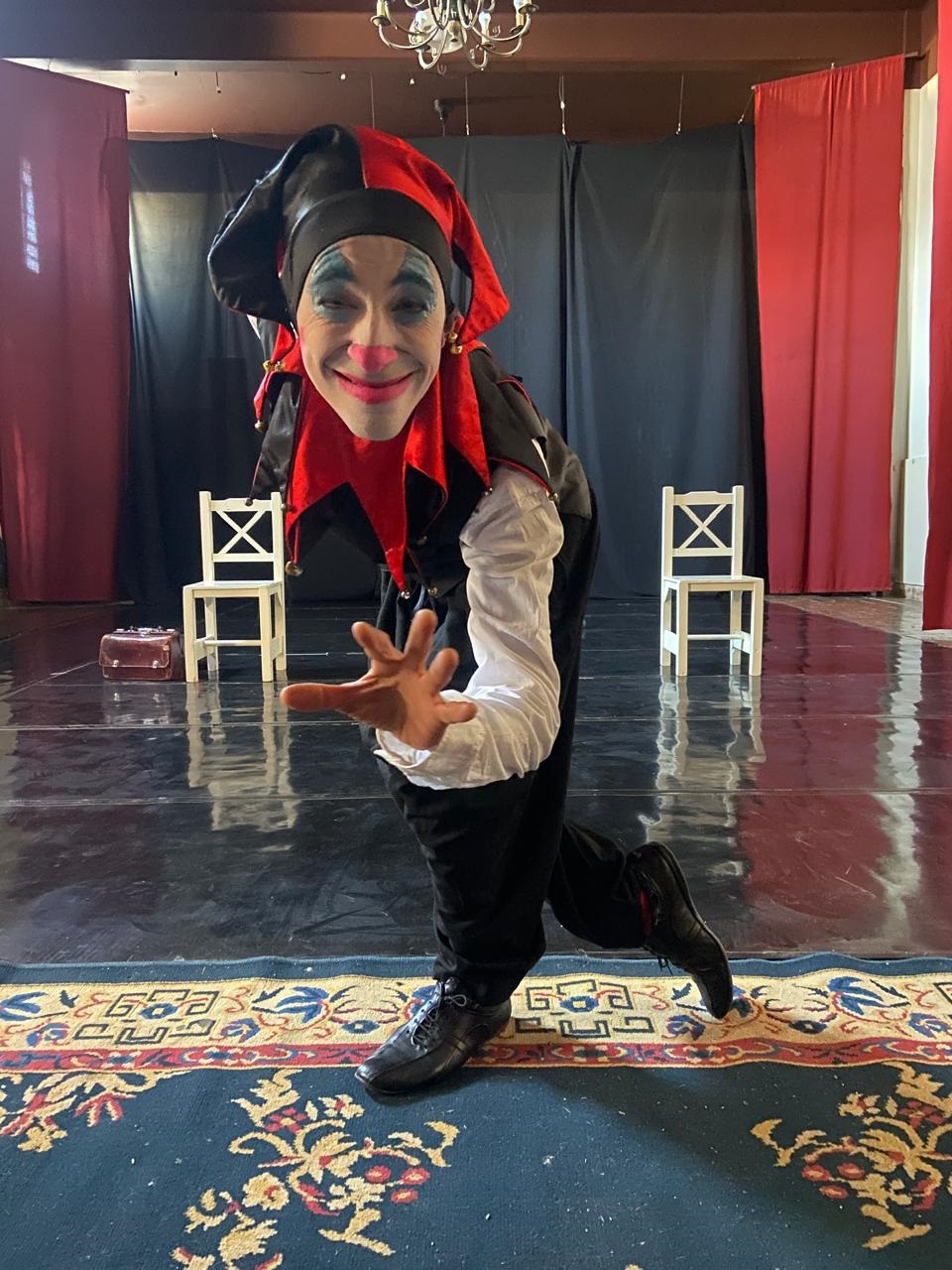 El actor Juan Cruz, es el protagonista de "El Bufón".