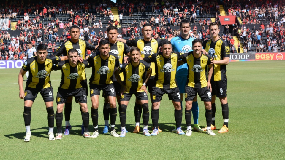 Los once de Madryn para enfrentar a Colón. Foto: Iván Rolón.