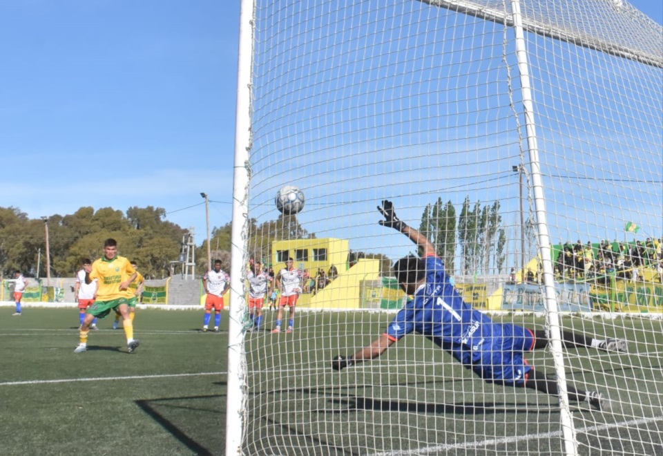 El gol de Chávez. Foto: Sergio Esparza.