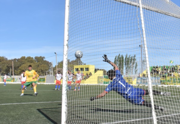 El gol de Chávez. Foto: Sergio Esparza.