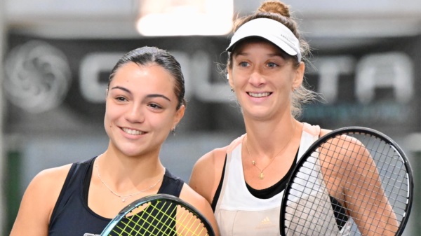 Da Cruz Mendonca y Victoria Bosio, las finalistas del segundo W15 de Trelew. (Foto: Daniel Feldman/Jornada).