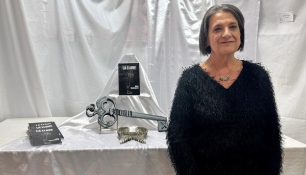 Julia Chaktoura en ocasión de la presentación de su libro "La llave".