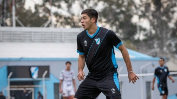 Franco Pardal, juvenil que hizo Inferiores en Temperley y que actualmente jugaba en Tristán Suárez.