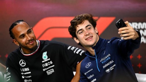 Lewis Hamilton posteó en Instagram la selfie que hizo Franco Colapinto.