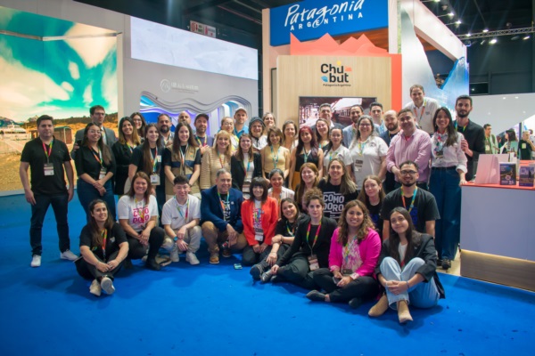 Todos los que trabajaron en el Stand de Chubut en la FIT 2024.