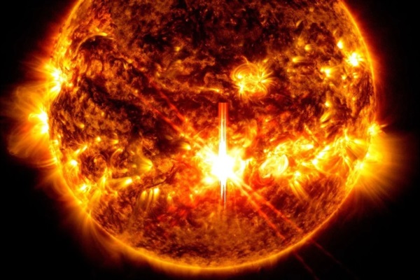 La llamarada más intensa del actual ciclo del Sol, y que podría producir auroras como en mayo. (Foto Xataka)