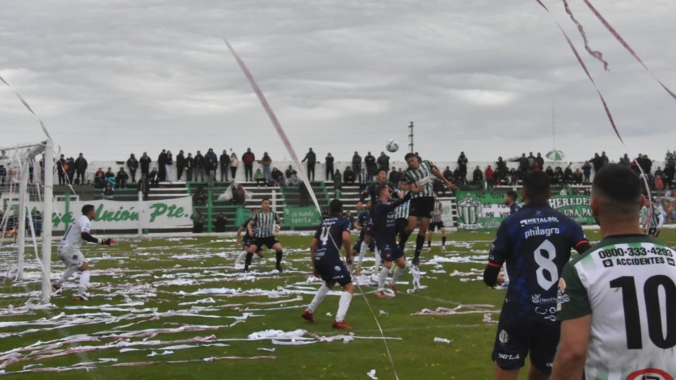 La primera ocasión creada por Germinal. Foto: Sergio Esparza.