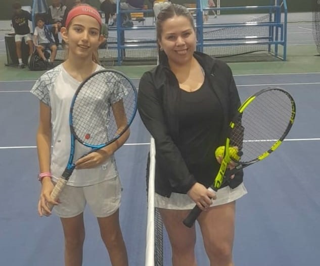 Delfina Pavon y Martina Paz en el partido de zona de 3º Damas.