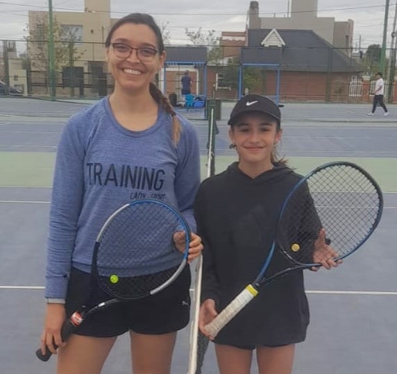 Corina Lamponi y Agustina Viglione, otras dos jugadores de 3º Damas.