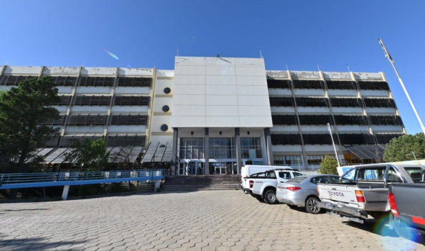 La sede central de la UNPSJB en Comodoro (Daniel Feldman/Jornada)