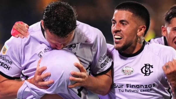 Como visitante en el Gigante de Arroyito, el equipo del Gallego Insúa venció 1-0 a Rosario Central.