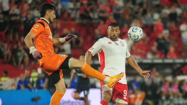 Huracán no pasó del 0-0 ante Gimnasia en el Ducó y no pudo alcanzar a Vélez.
