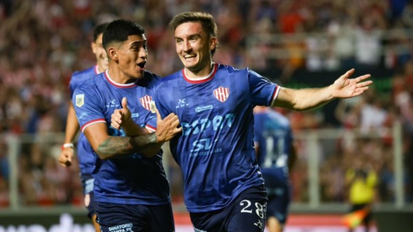 Con gol de Mauro Pittón, Unión se puso en ventaja.