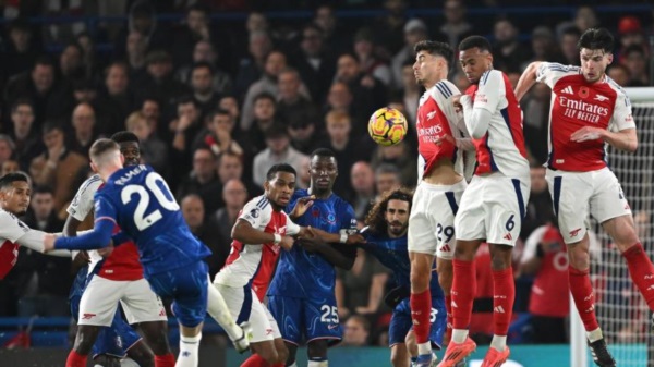 Martinelli, a pase de Odegaard, avanzó al equipo de Mikel Arteta, pero Neto niveló para los 'blues', terceros por diferencia de goles respecto a los 'gunners'.