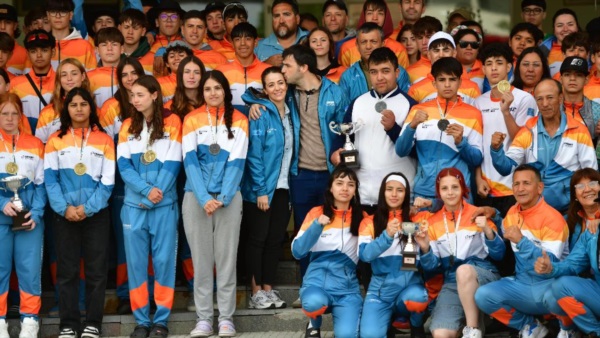 La delegación obtuvo 15 medallas de Oro, 17 de Plata y 9 de Bronce.