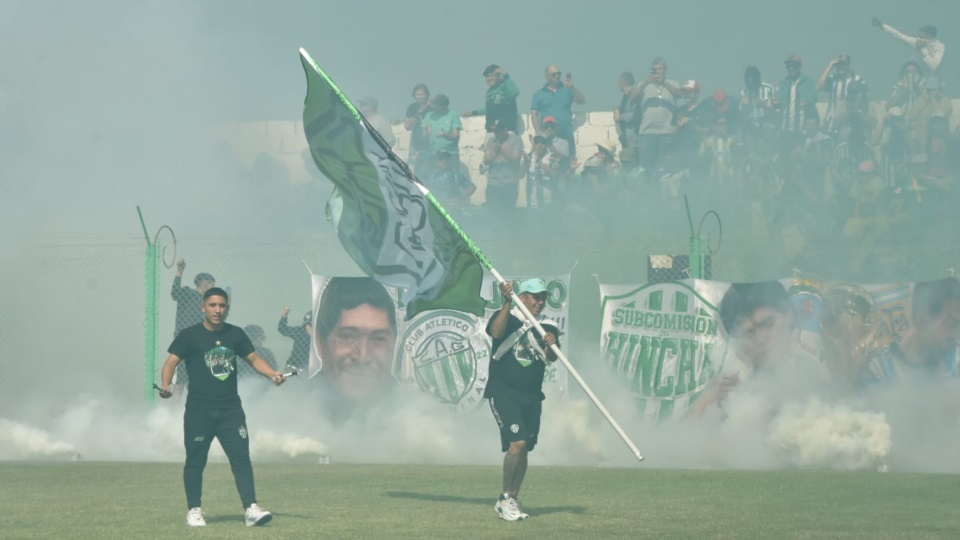 La bandera verde y blanca arriba. Una marea humana se hizo presente en El Fortín.