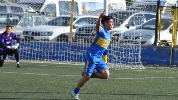 Alexis Bahamonde, autor del primer gol. Foto: Atilio Ortiz.
