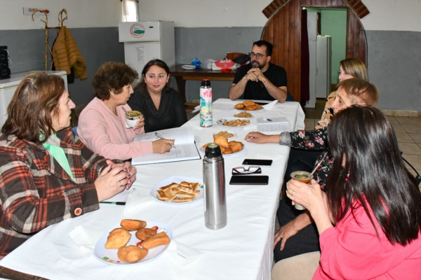 El intendente Matías Taccetta, mantuvo un encuentro con representantes de los dos Centros de Jubilados.
